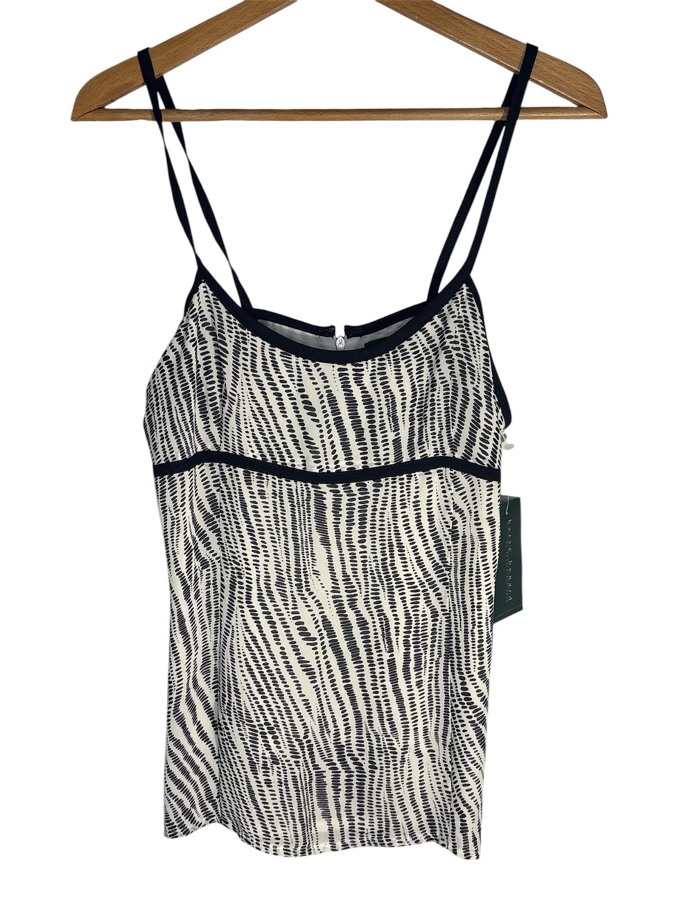 NWT Harve Bernard Black White Tank Size 10 Career Layering Suiting